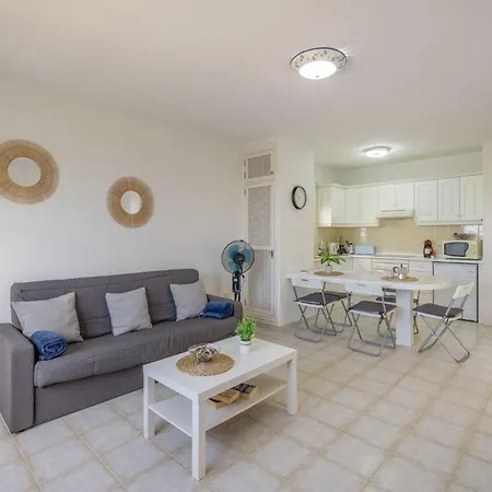 Cozy 2-bedroom In Playa De Amricas דירה אדחה